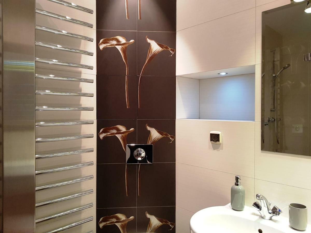Ferienwohnung Apartament "Cleopatra 5" Przy Rynku Z Parkingiem, Faktury Vat Kielce Exterior foto