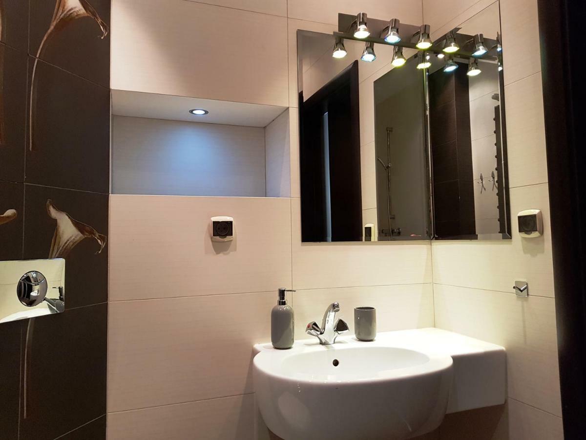 Ferienwohnung Apartament "Cleopatra 5" Przy Rynku Z Parkingiem, Faktury Vat Kielce Exterior foto