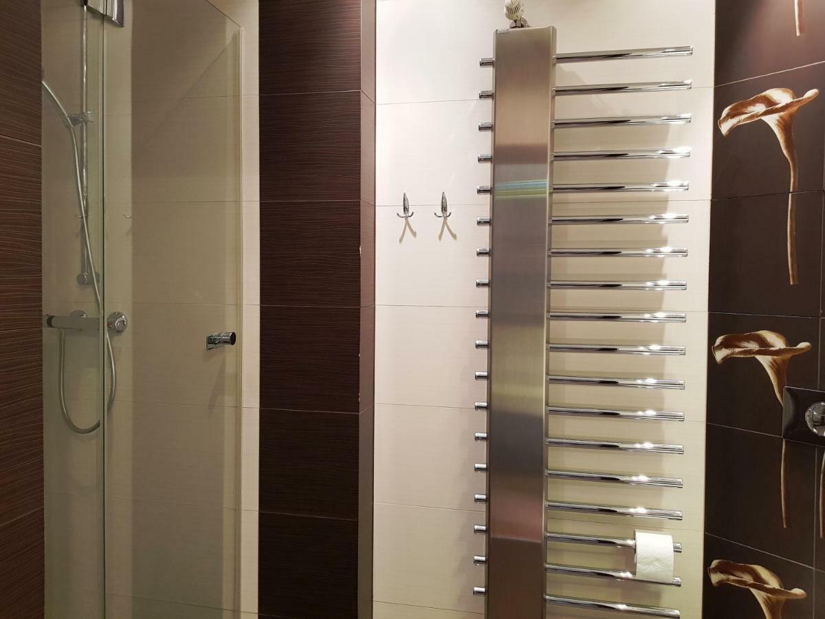 Ferienwohnung Apartament "Cleopatra 5" Przy Rynku Z Parkingiem, Faktury Vat Kielce Exterior foto